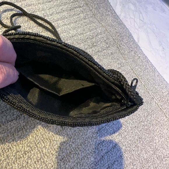 Beaded shoulder/clutch   EUC - Picture 3 of 3